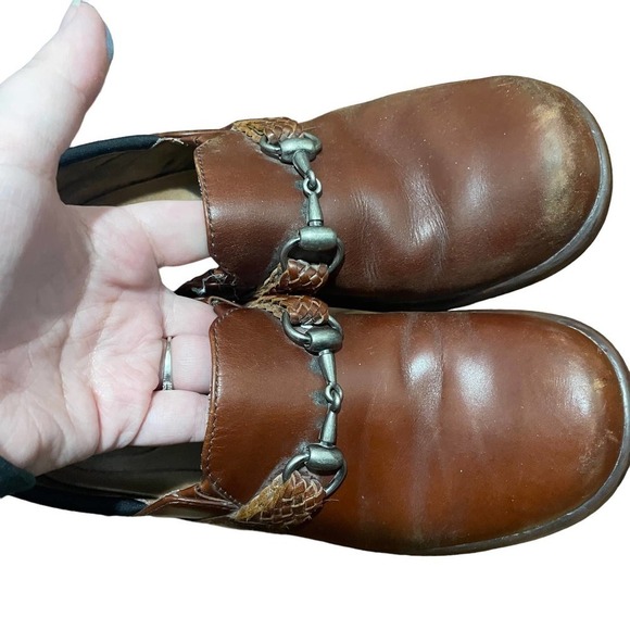 ARIAT 100% Leather Del Mar Slip On Clogs w/Horse Bit Detail - Picture 5 of 9